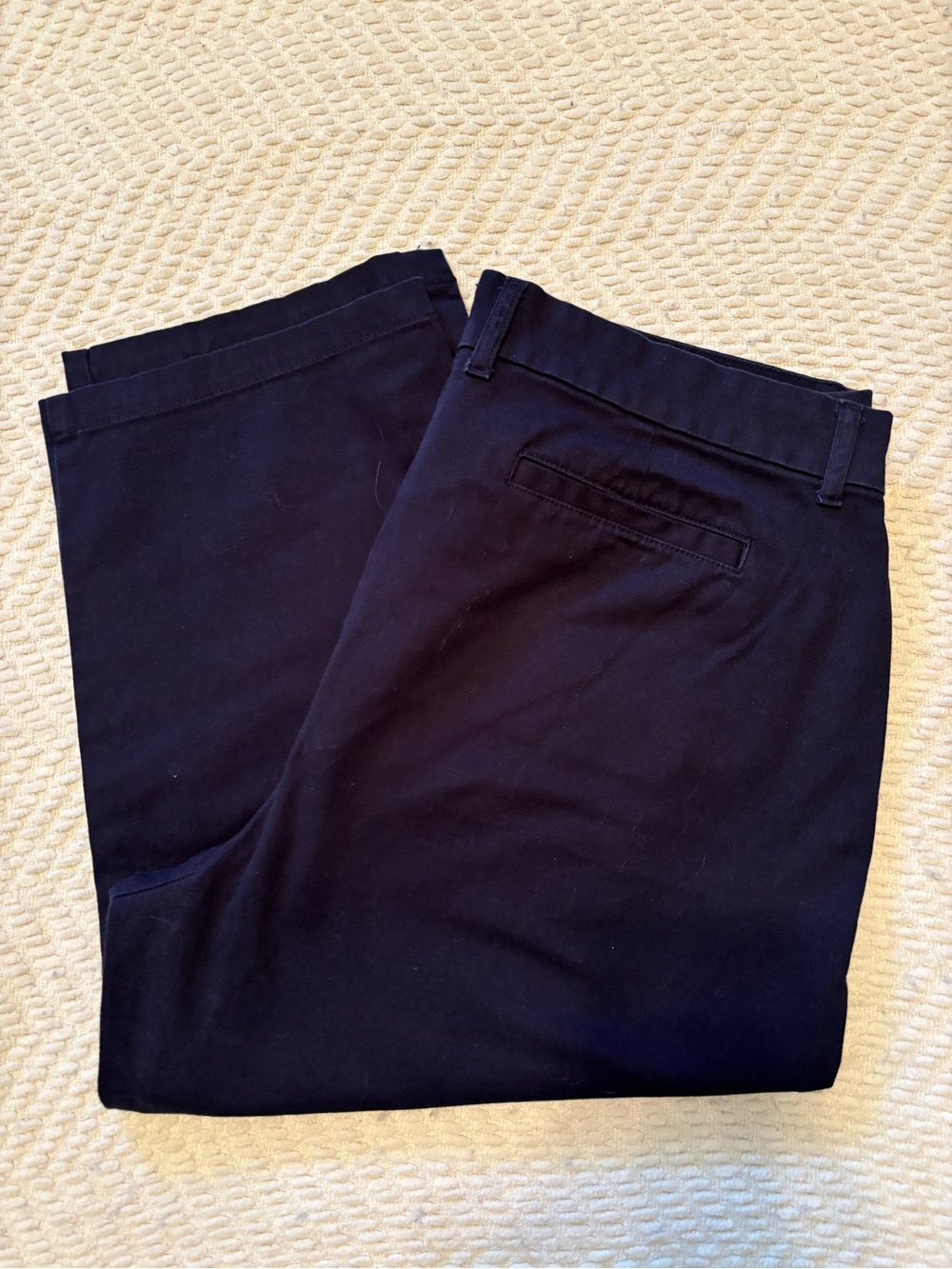 Women’s Croft and Barrow Navy Blue Capris - 16